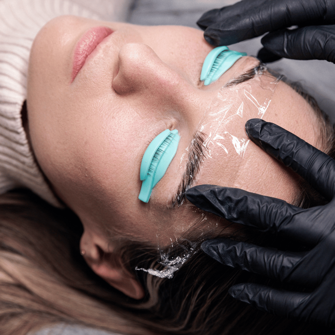 Wimpernbehandlung im Beauty Studio Untamed Cosmetics